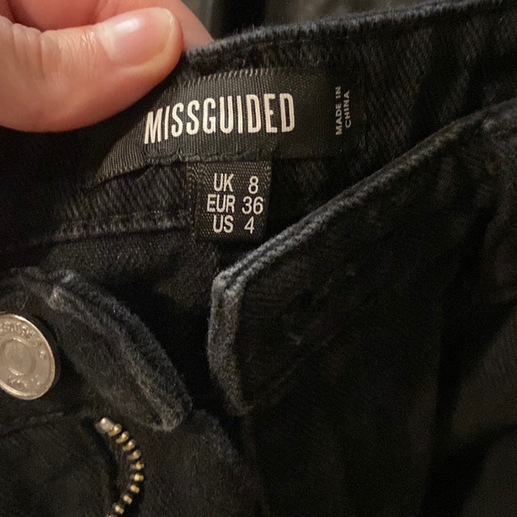 BLACK JEAN SHORTS - Picture 4 of 4